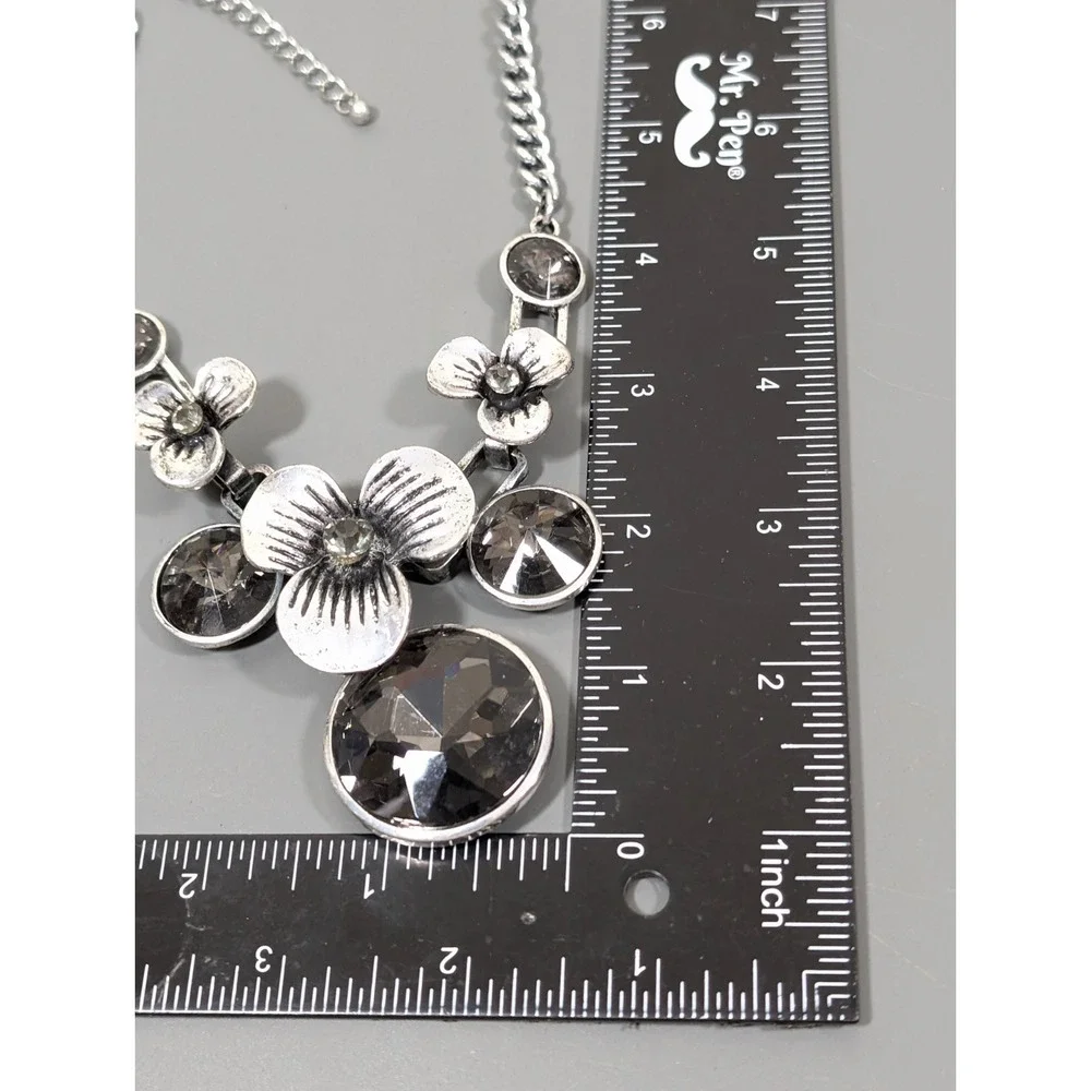 Smokey Gray Crystal Floral Cluster Statement‎ Necklace Silver Tone 22